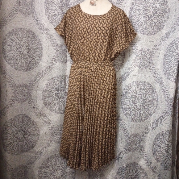 Shein Plus Size A-Line All Over Print Dress with Pleats and Belt Size2XL - Picture 16 of 16